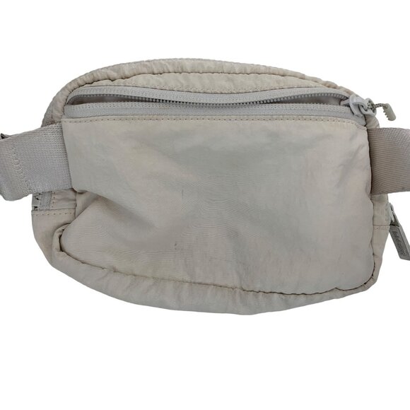 Lululemon Everywhere Beige White Belt Bag Zipper Mesh Pockets  7575 GUC - Picture 3 of 13